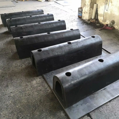 Dostosowane błotniki typu Heavy Duty D PIANC2002 300H Hollow D dla morskiego statku dokującego