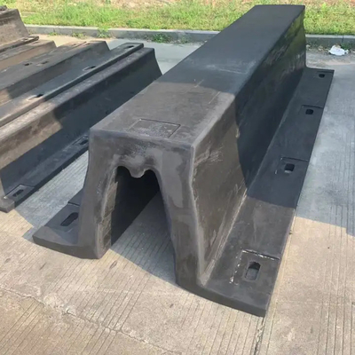Wysoka wytrzymałość na ściskanie Arch Rubber Fender Heavy Duty Ochrona przed siłą reakcji