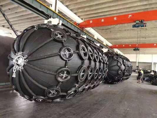 Iso 17357 0,10 MPa Fender Pneumatyczne łodzie morskie Pływające nadmuchiwane osłony