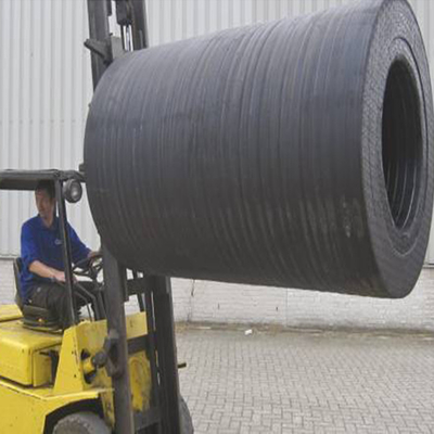 Bezpieczeństwo morskie Natural OEM Cylindrical Rubber Fender Dock For Vessel Protection