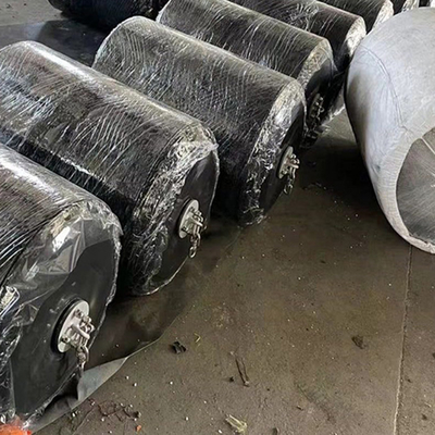 Pływający błotnik piankowy 2x4 m z siatką łańcuchową 70 kg/m3 Gęstość Polimocznik o grubości 19 mm