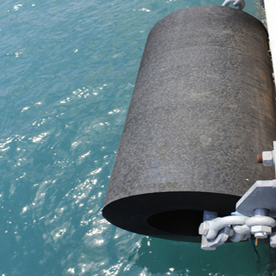 Cylindryczne Fenders Marine Sprzęt ochronny morski Affordable Fenders For Dock Operation