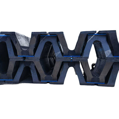 Wyróżnienie siły w gumowym fendrze z łukiem